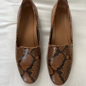 Vionic Willa Loafers size 9